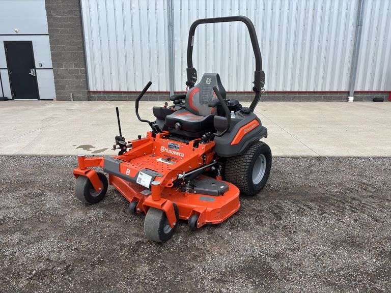 2022  Husqvarna  Zero-Turn Mower