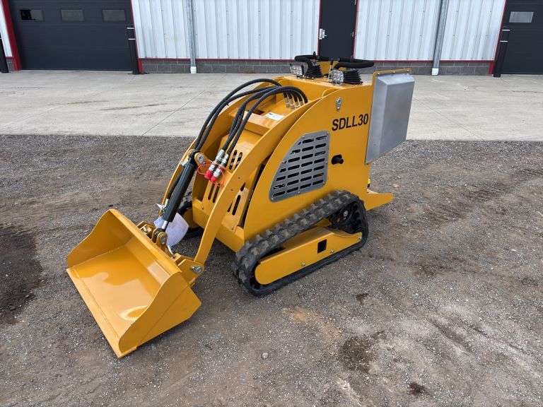 SDLANCH  SDLL30  Stand-On Skid Loader
