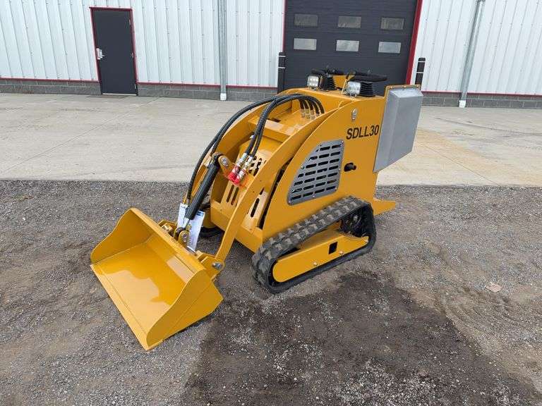 SDLANCH  SDLL30  Stand-On Skid Loader