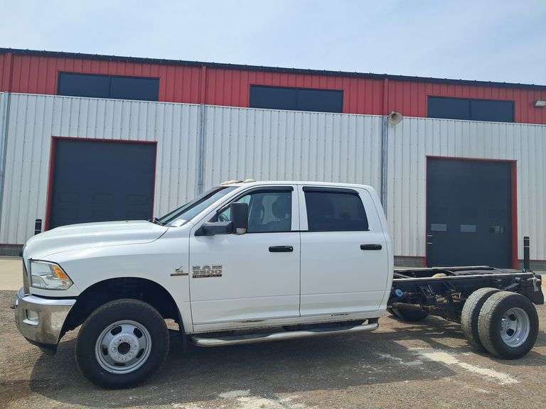 2016  Ram  3500  Crew Cab Pickup
