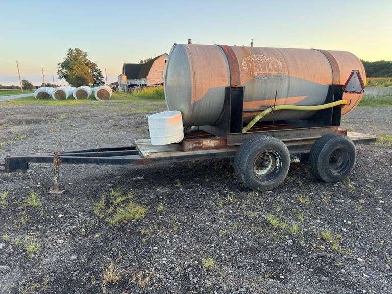 1000 Gallon Aluminum Fertilizer Tender Trailer