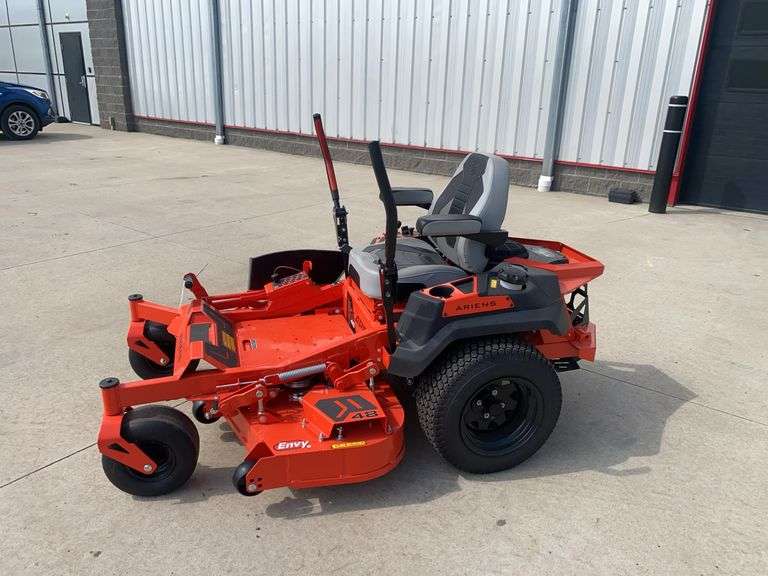 2023  Ariens  91161  Zero-Turn Mower