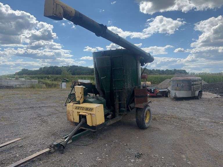 Arts-Way 475 Grinder Mixer