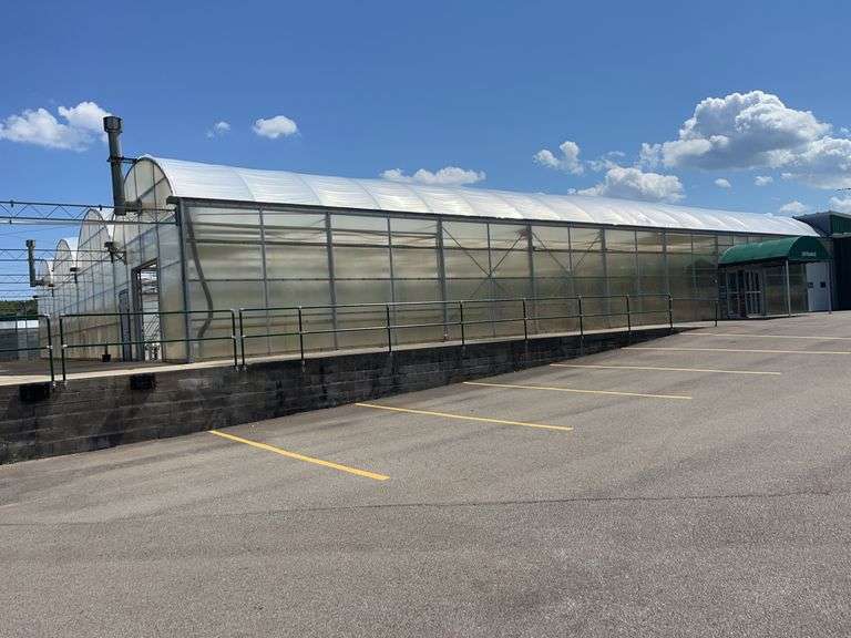 DeCloet 96' X 108' 4-Bay Greenhouse