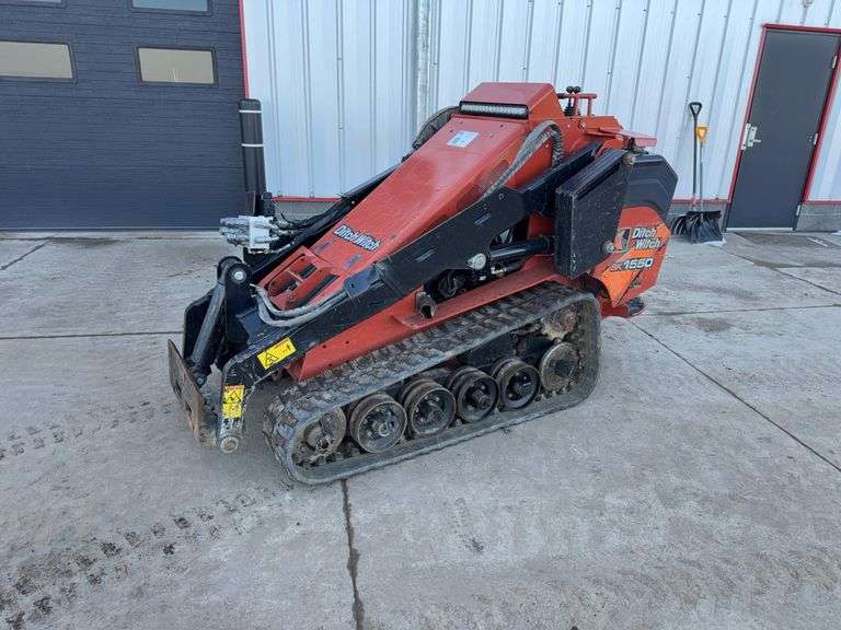2019  Ditch Witch  SK1550  Stand-On Skid Loader