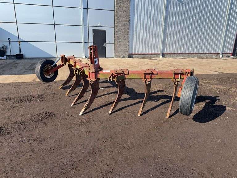 International #10 7 Shank Deep Ripper - RES Auction Services