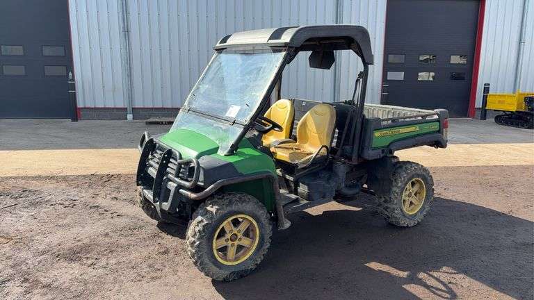 2013 John Deere 825I Gator