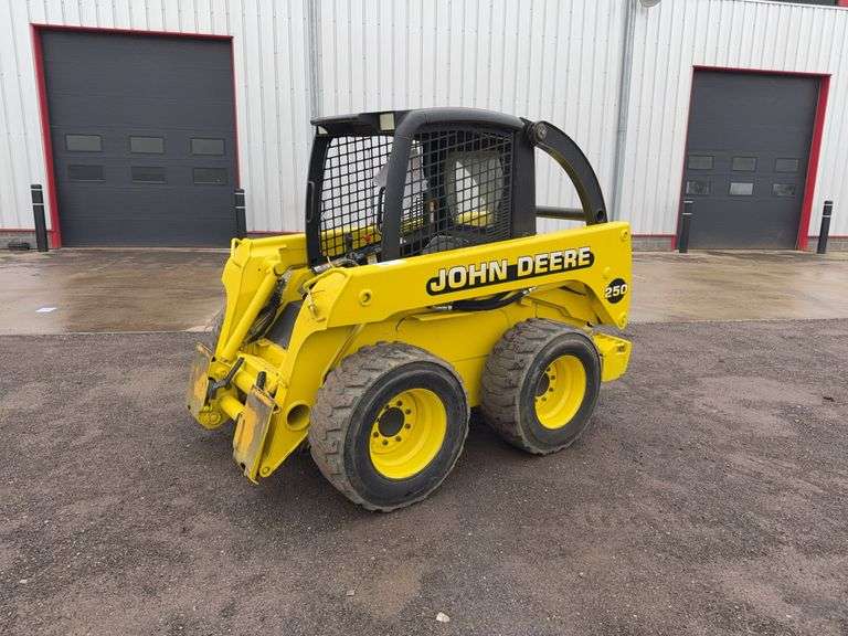 2003  John Deere  250  Skid Loader