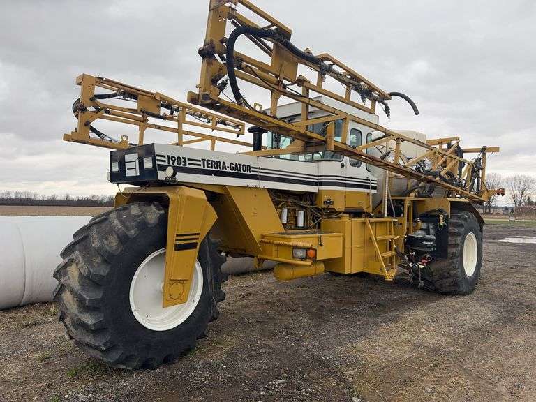 1993  Terra-Gator  1903  Floater  Sprayer Bed