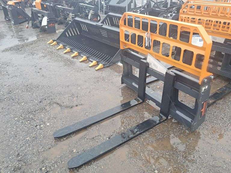 Landhonor 42" QA Pallet Forks