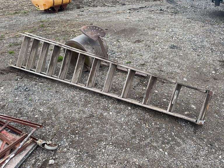 10’ Wooden Step Ladder