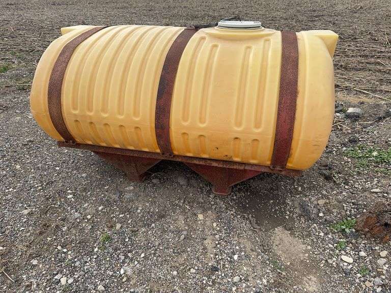 500 Gallon Poly Tank & Frame