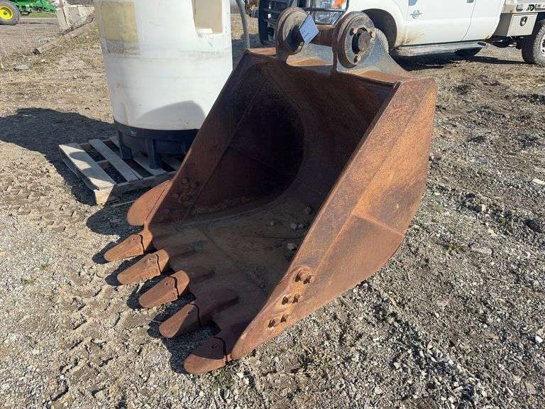 40" Tooth Bucket