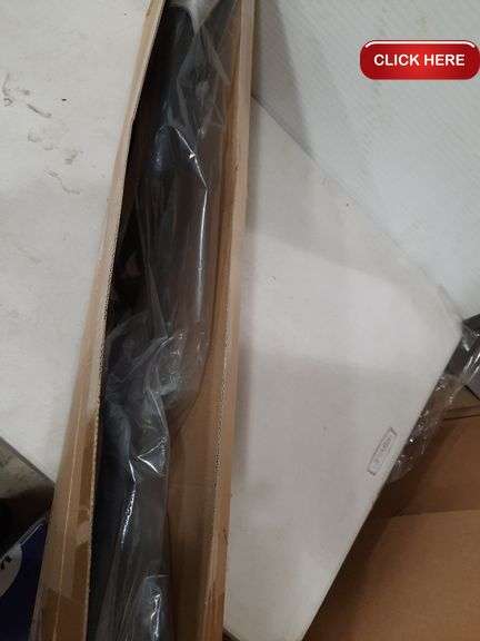 Wall mounted pull up bar - Rideau Auctions