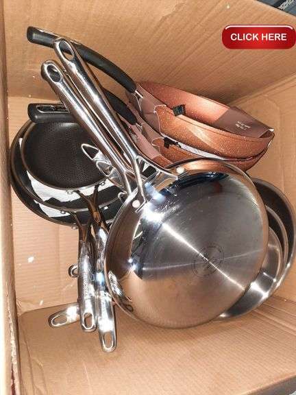 Mixed lot of pots and pans - Rideau Auctions
