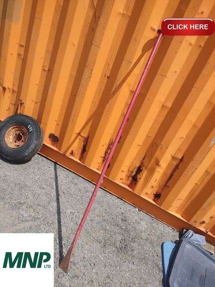 6' red pry/scraper bar - Rideau Auctions