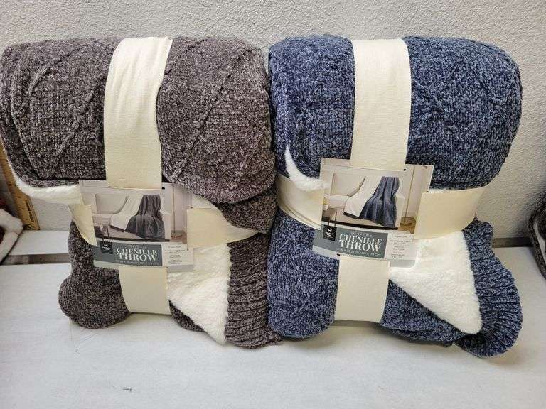 Member's Mark Chenille Faux Fur Throw, 60" x 70", Bundle of 2, Like New