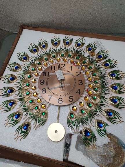 Wall Clock , Like New/Open Box