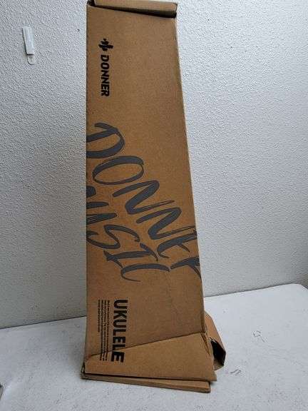 Donner Music Ukulele Concert Size , Open Box