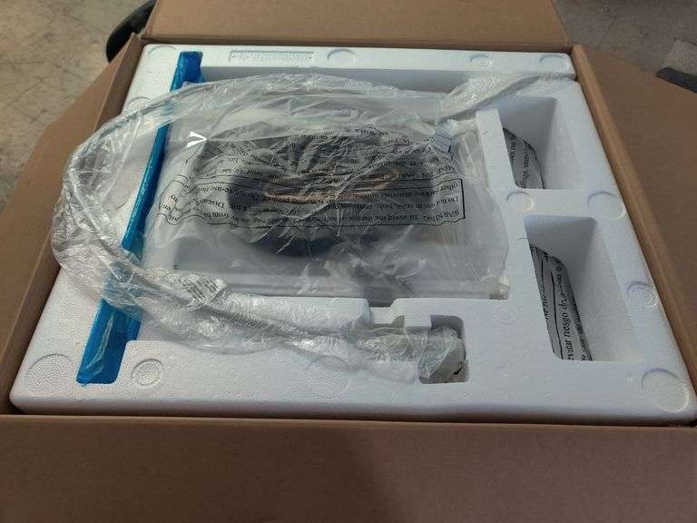 Midea 12,000 BTU Smart Inverter Window AC, MAW12V1YWT-S , Like New/Open Box