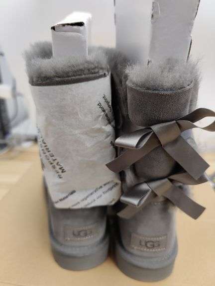 UGG W Bailey Bow II, 9 , Visually Good Condition