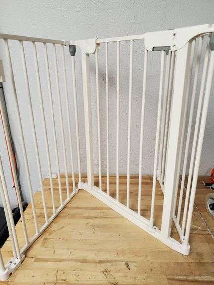 Baby Gate , Damaged