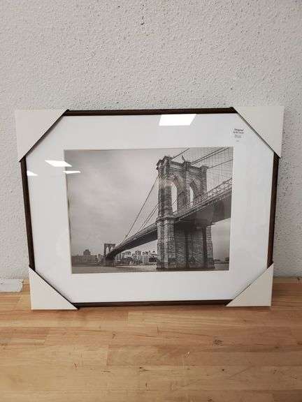 Matted Narrow Rounded Gallery Frame , Like New/Open Box