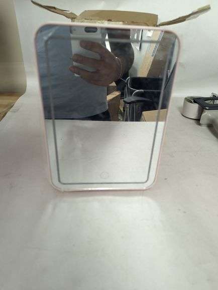 Mini Skincare Fridge (4 Liter/6 Can) , Contains Defect