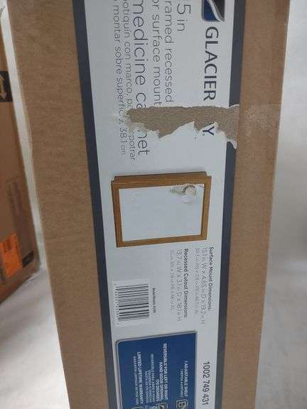 Glacier Bay 15in medicine Cabinet , Like New/Open Box