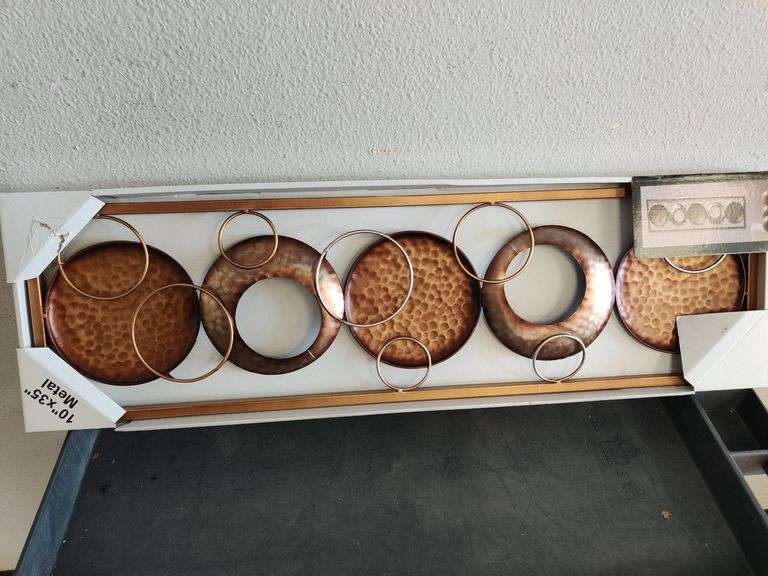 Metal Wall Decor , Like New