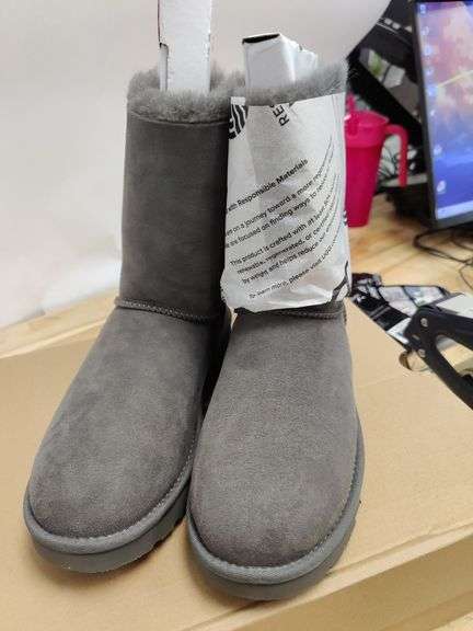 UGG W Bailey Bow II, 9 , Visually Good Condition