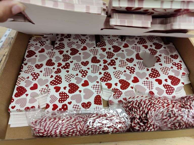 Valentine Crafts , Like New/Open Box