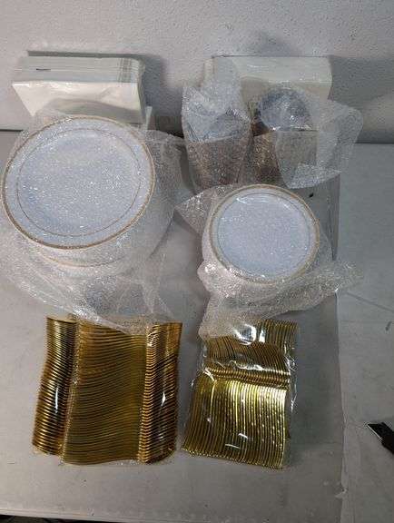 700pc Dinner Party Set , Like New