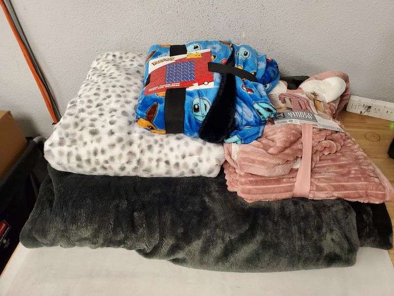 Plush Blanket Bundle | Open Box | (See Condition Notes)