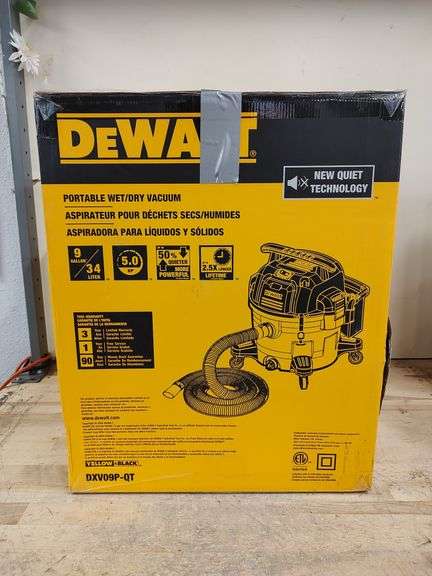 DEWALT Portable Wet / Dry Vacuum Cleaner | Damaged | (See Condition Notes)