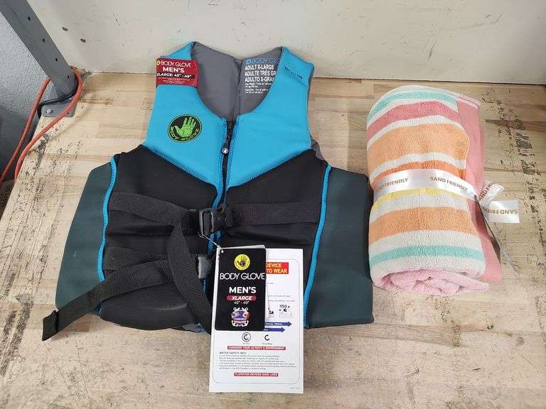 Beach Day Bundle: MEMBER'S MARK Sand Friendly Towel, 40 x 72", & BODY GLOVE Men's XL Life Vest, 45" - 49" Chest | Open Box