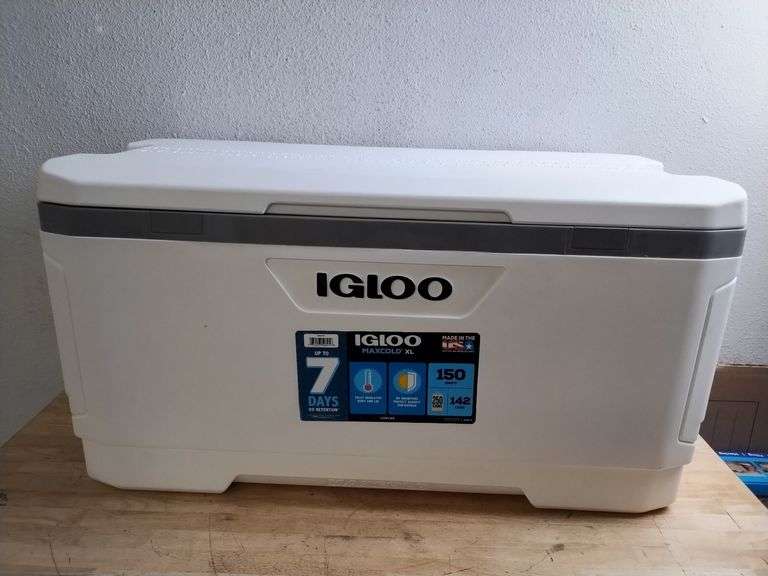 IGLOO Max Cold XL Cooler, 150qt, 38"x18"x20.5" | Open Box