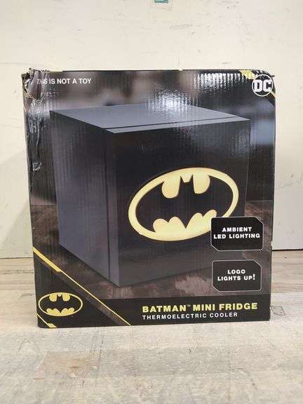 DC Batman 9-Can Thermoelectric Mini Fridge | Like New | (See Condition ...