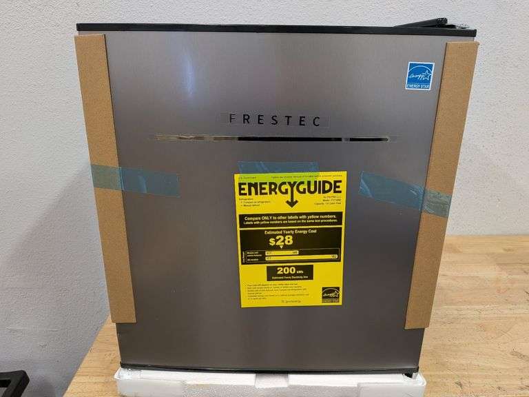 Frestec 1.6 Cu.Ft Mini Fridge w/Freezer, FTC16RE | Open Box | (See Condition Notes)