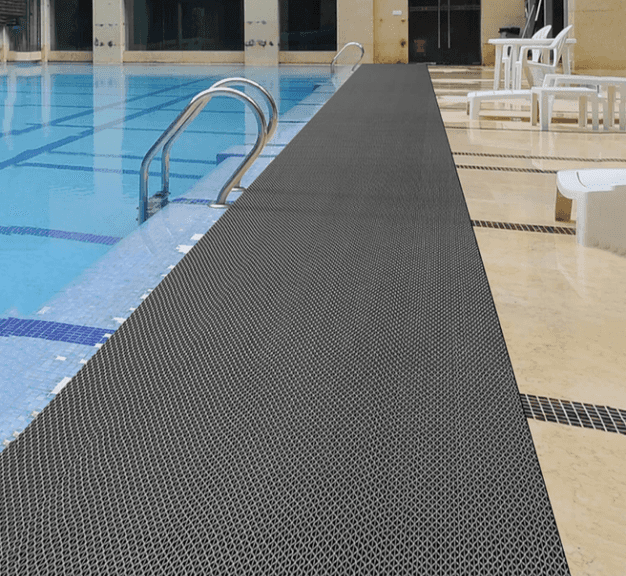 XSKDJS PVC Drainage Floor Mat, Non-Slip, 3'x9' | Open Box
