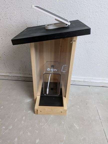 BIRDFLY Smart Bird Feeder With Solar Battery Powered 1080p Camera | Open Box