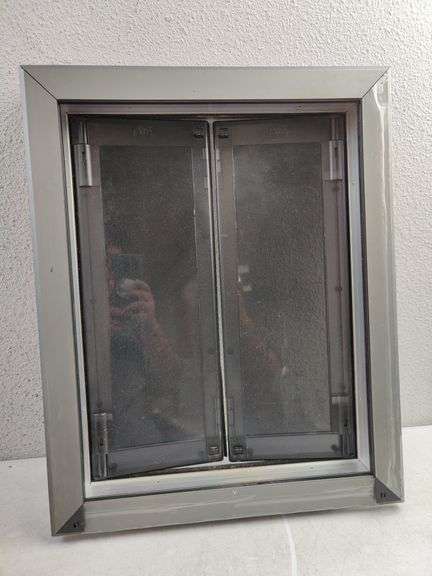 Aluminum Large Dog Door18"x16.5"x 1.25-2.5" | Open Box