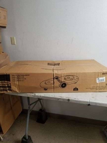 RUBBERMAID Commercial Brute Tandem Dolly | Open Box
