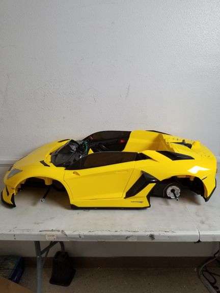 Toddlers Electric Lamborghini Aventador SVJ Roadster For Ages 3+ | Open Box