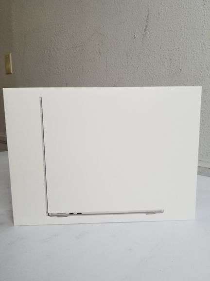 APPLE 13" MacBook Air M4 Chip, 16GB, Silver | Like New | (See Condition Notes)