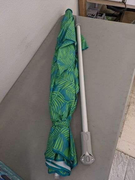 MEMBERS MARK 8' Beach Umbrella & INTEX River Run Lounge BUNDLE | Open Box | (See Condition Notes)