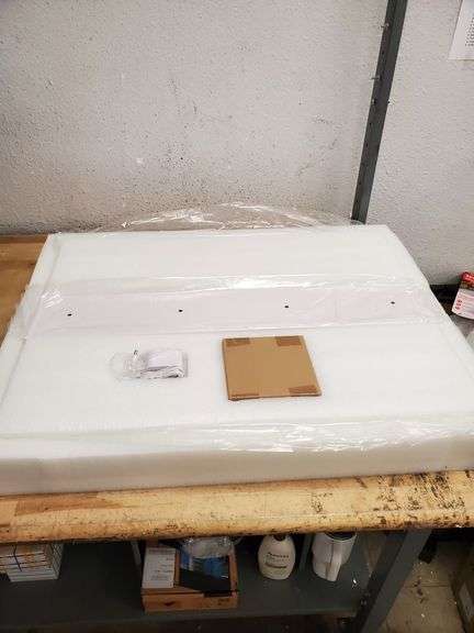 Vanity Mirror | Open Box