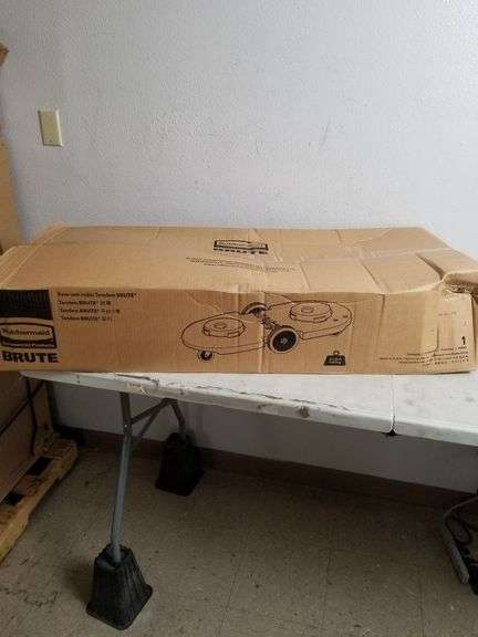RUBBERMAID Commercial Products Brute Tandem Dolly | Open Box