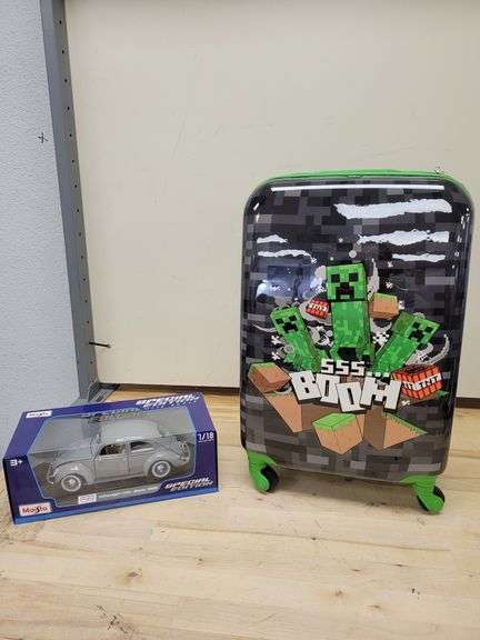 Minecraft Kids Luggage w/Mini Backpack & Volkswagen 1955 Beetle Model Car Bundle | Open Box