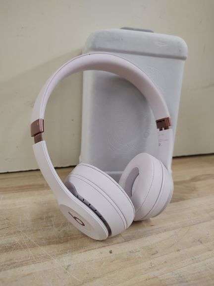 BEATS BY DRE Beats Solo 4 On-the-Ear Headphones | Open Box | (See Condition Notes)